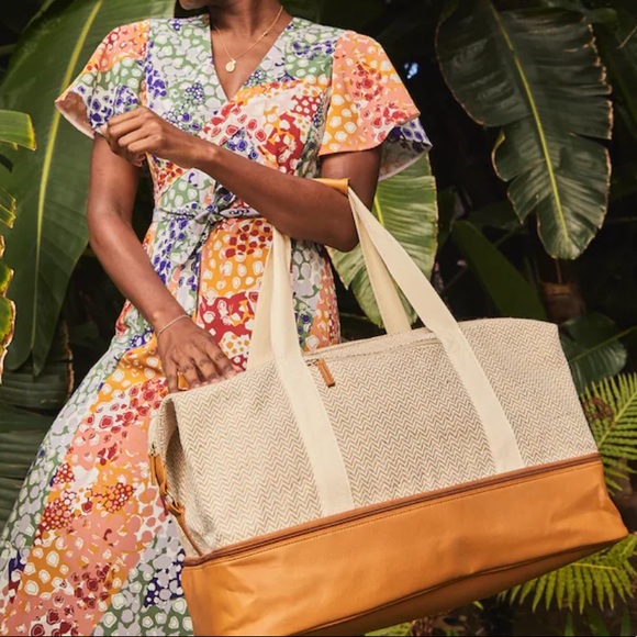 DSW Handbags - CREAM WEEKENDER BAG